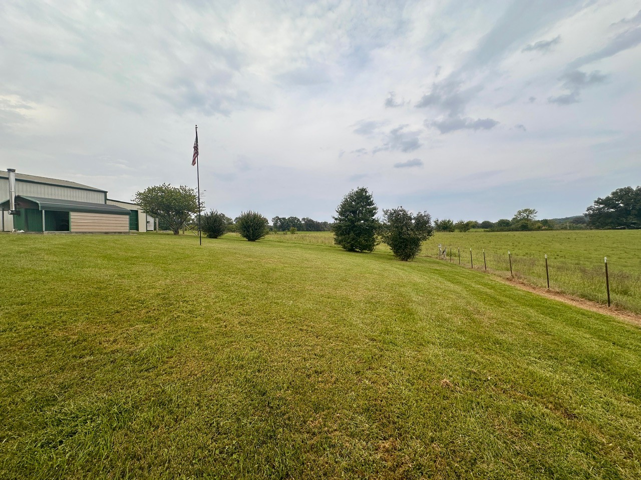 12343 Griffith Road Pikeville, TN 37367 - Photo 13 of 28 a view of an ocean and city from a lake