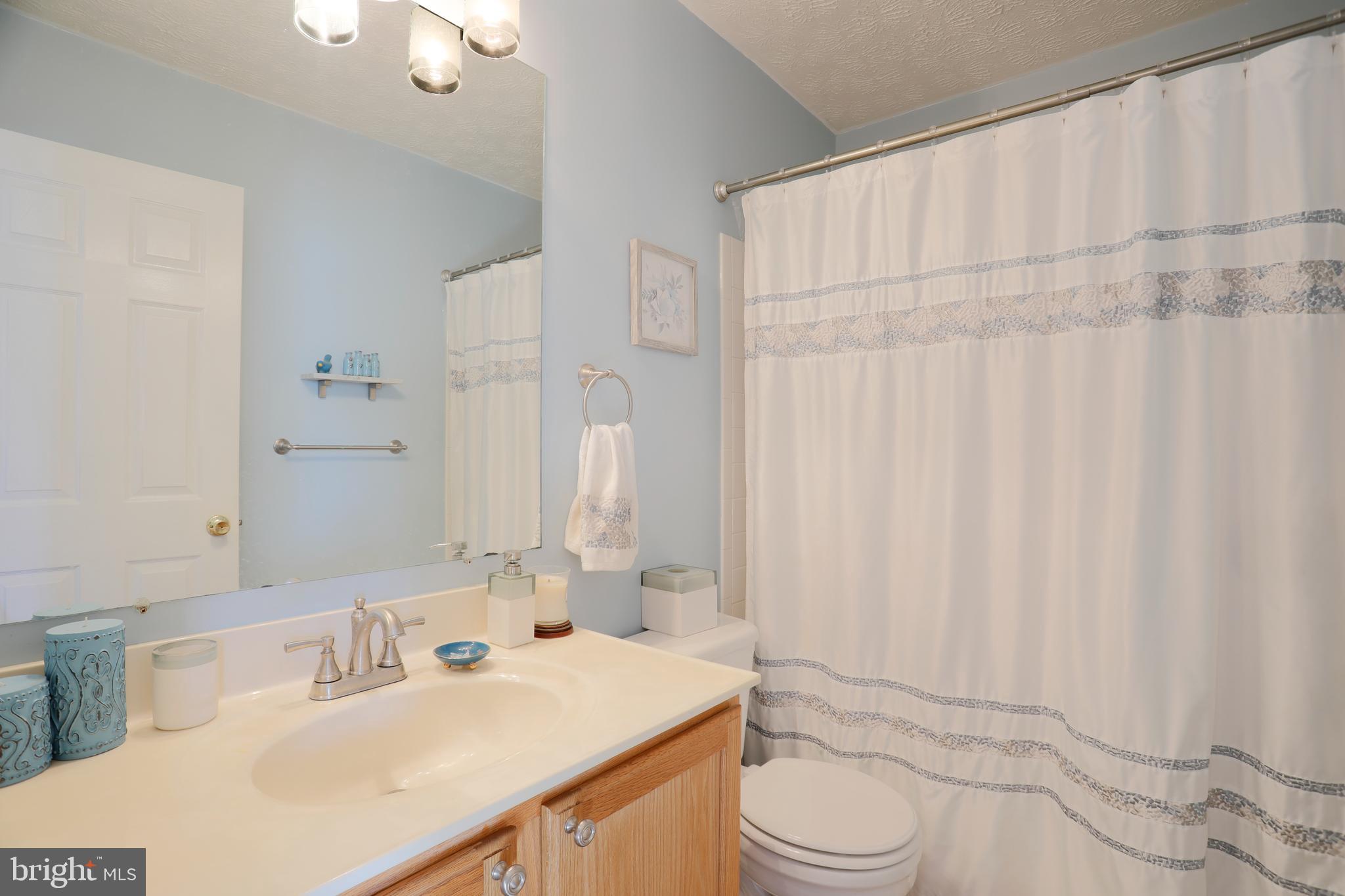 2102 Kyle Green Road Abingdon, MD 21009 - Photo 13 of 25 Upstairs Hall Bathroom