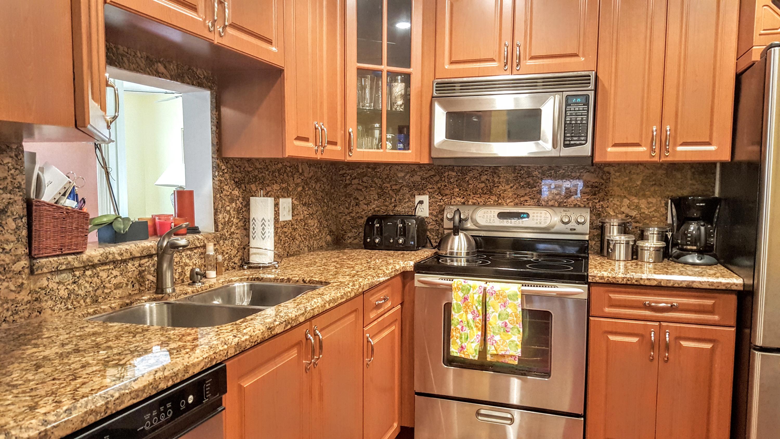 9372 Gettysburg Road Boca Raton, FL 33434 - Photo 9 of 35 kitchen