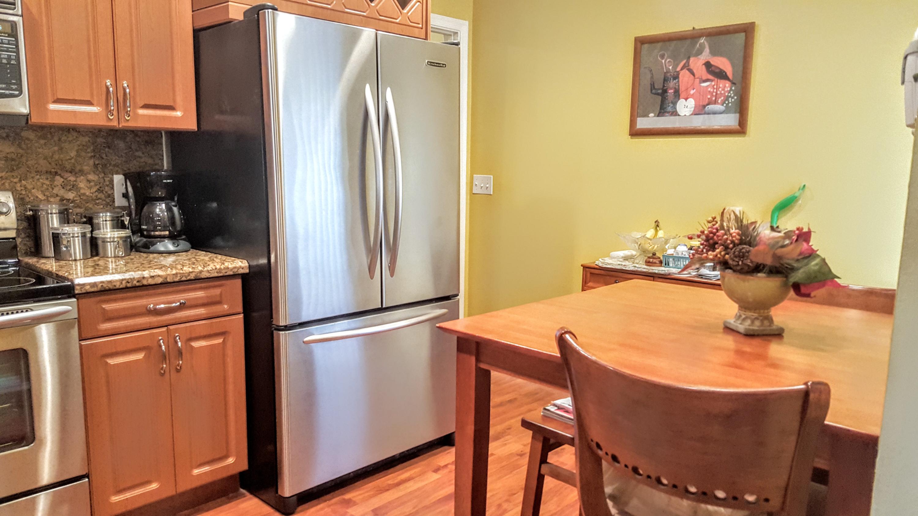 9372 Gettysburg Road Boca Raton, FL 33434 - Photo 10 of 35 kitchen