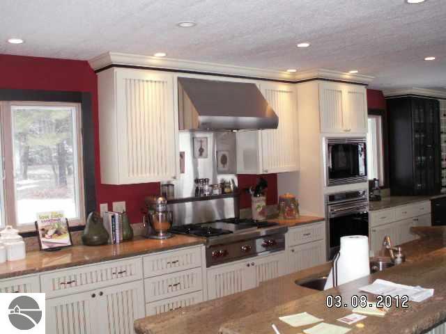8580 Skegemog Point Road Williamsburg, MI 49690 - Photo 14 of 25 1733973-13.JPG