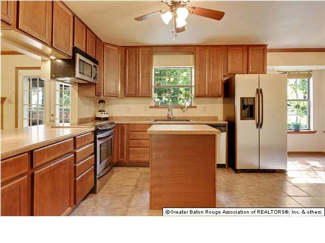 10538 George Lambert Road St. Amant, LA 70774 - Photo 4 of 12 Gallery Image 4