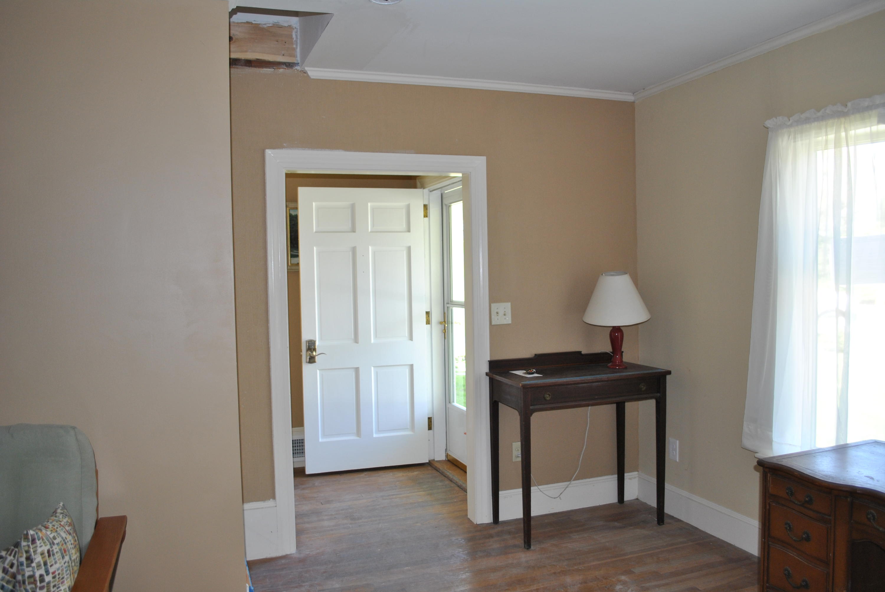 83 Lake Drive Centerville, MA 02632 - Photo 20 of 35 a view of a livingroom with furniture and window