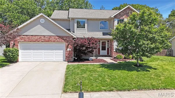 $357,000 | 1242 Illini Drive, O'Fallon, IL 62269