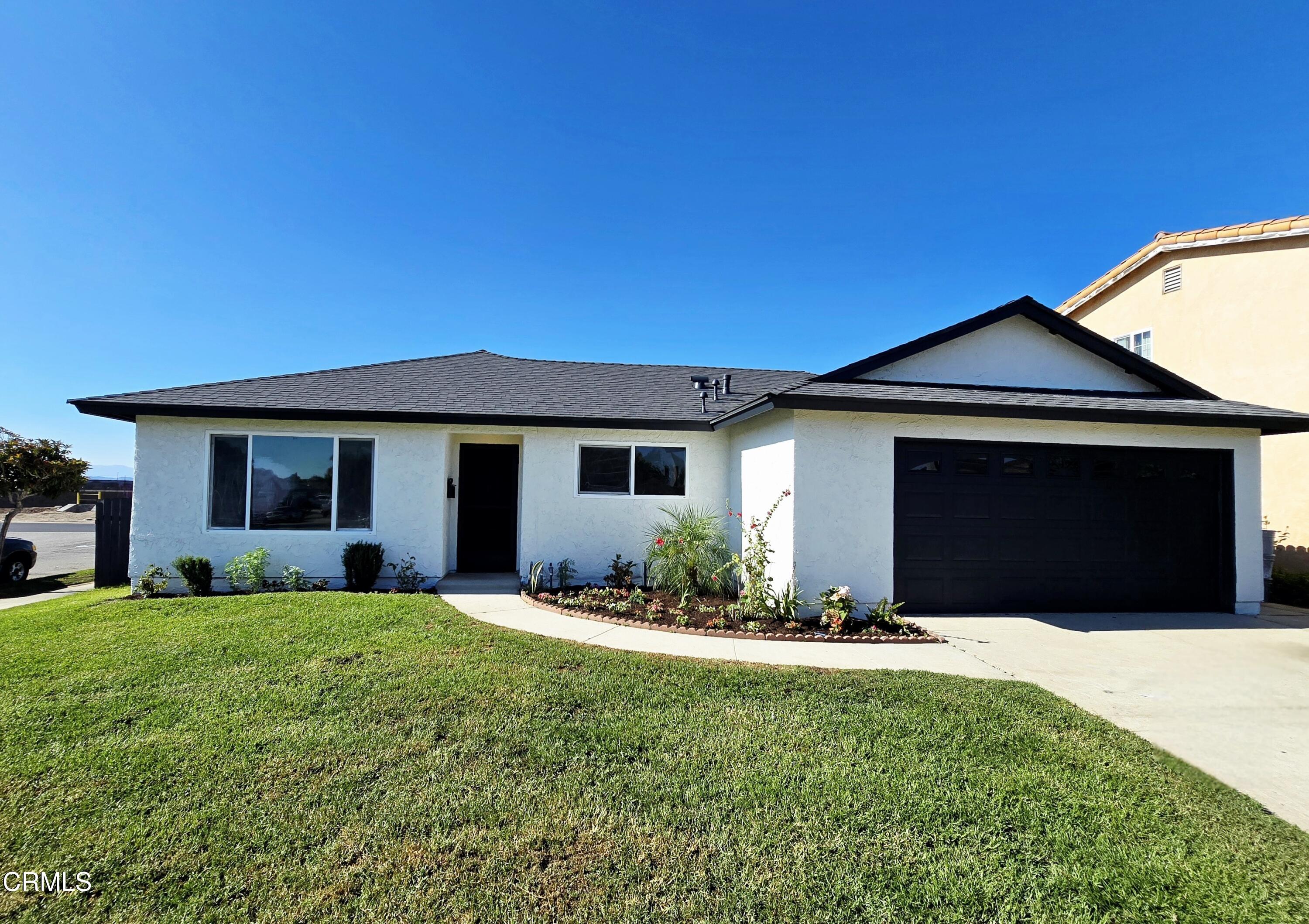 2001 Falkner Place Oxnard, CA 93033 - Photo 1 of 27 20250716 Front House 1