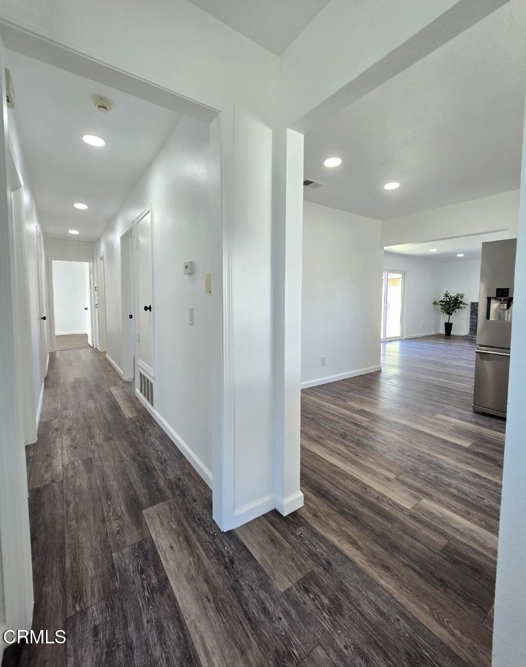 2001 Falkner Place Oxnard, CA 93033 - Photo 5 of 27 Entry