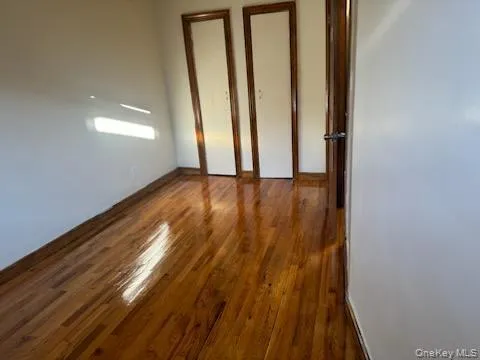 a view of empty room with window