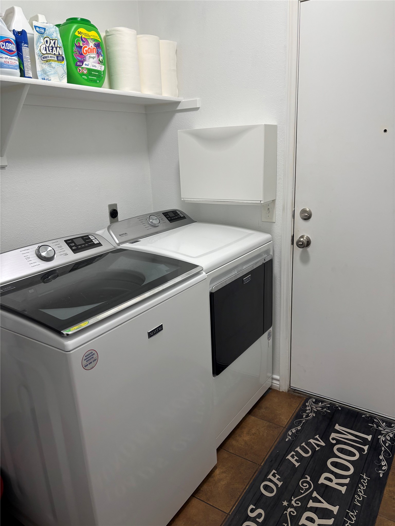 507 Clear Spring Lane Leander, TX 78641 - Photo 20 of 25 a utility room with dryer and washer