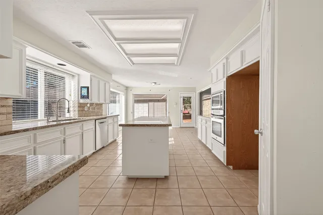 $2,400 | 1918 Shadow Forest Drive, Katy, TX 77494