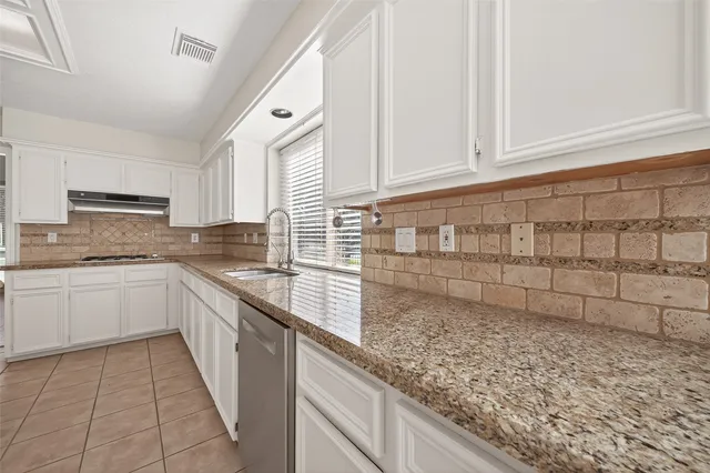 $2,400 | 1918 Shadow Forest Drive, Katy, TX 77494