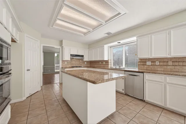 $2,400 | 1918 Shadow Forest Drive, Katy, TX 77494