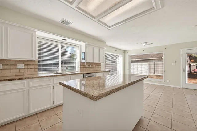 $2,400 | 1918 Shadow Forest Drive, Katy, TX 77494