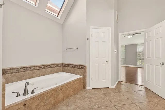 $2,400 | 1918 Shadow Forest Drive, Katy, TX 77494