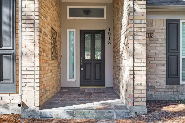 $2,400 | 1918 Shadow Forest Drive, Katy, TX 77494