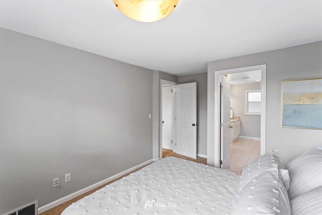 17526 Southeast 135th Street Renton, WA 98059 - Photo 15 of 37