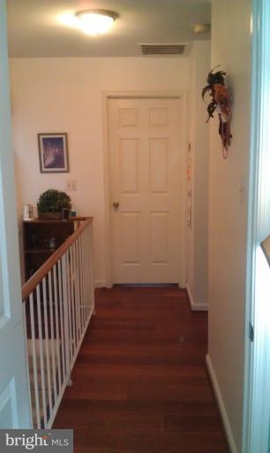 7353 St Thomas Loop Manassas, VA 20109 - Photo 17 of 20 a view of a hallway