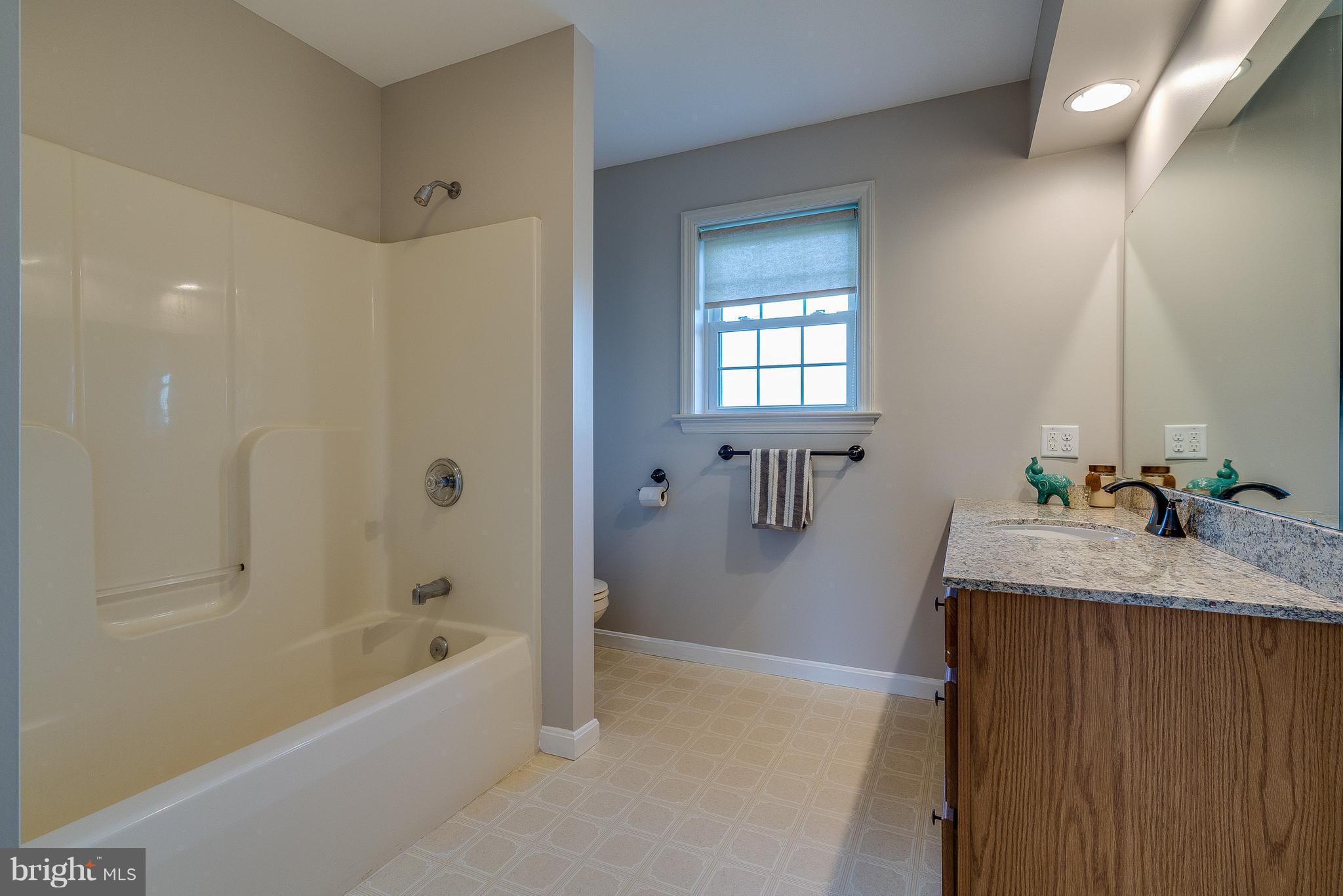 122 Retherford Drive Bainbridge, PA 17502 - Photo 24 of 50 Master bath