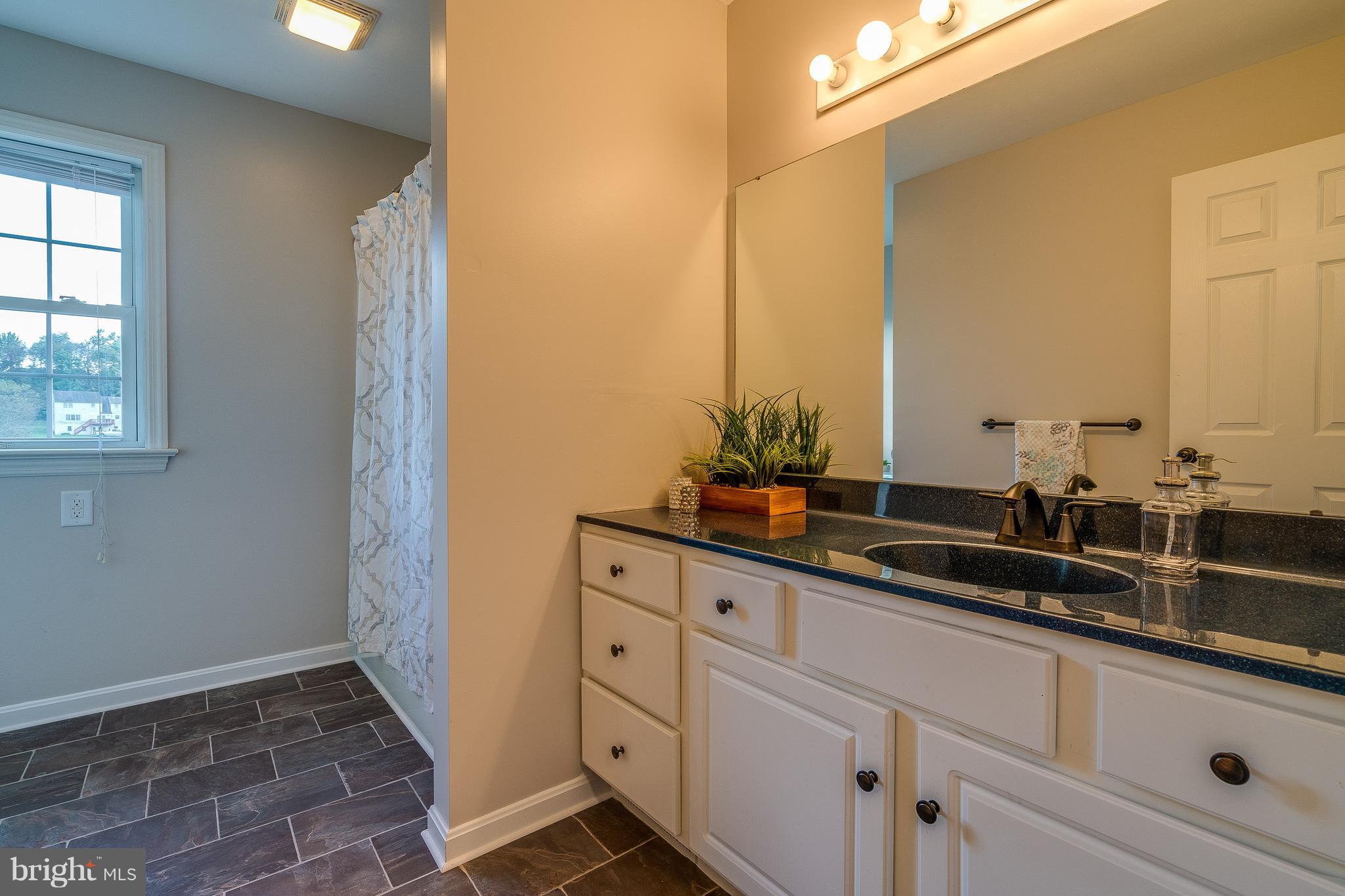 122 Retherford Drive Bainbridge, PA 17502 - Photo 29 of 50 2nd floor hall bath