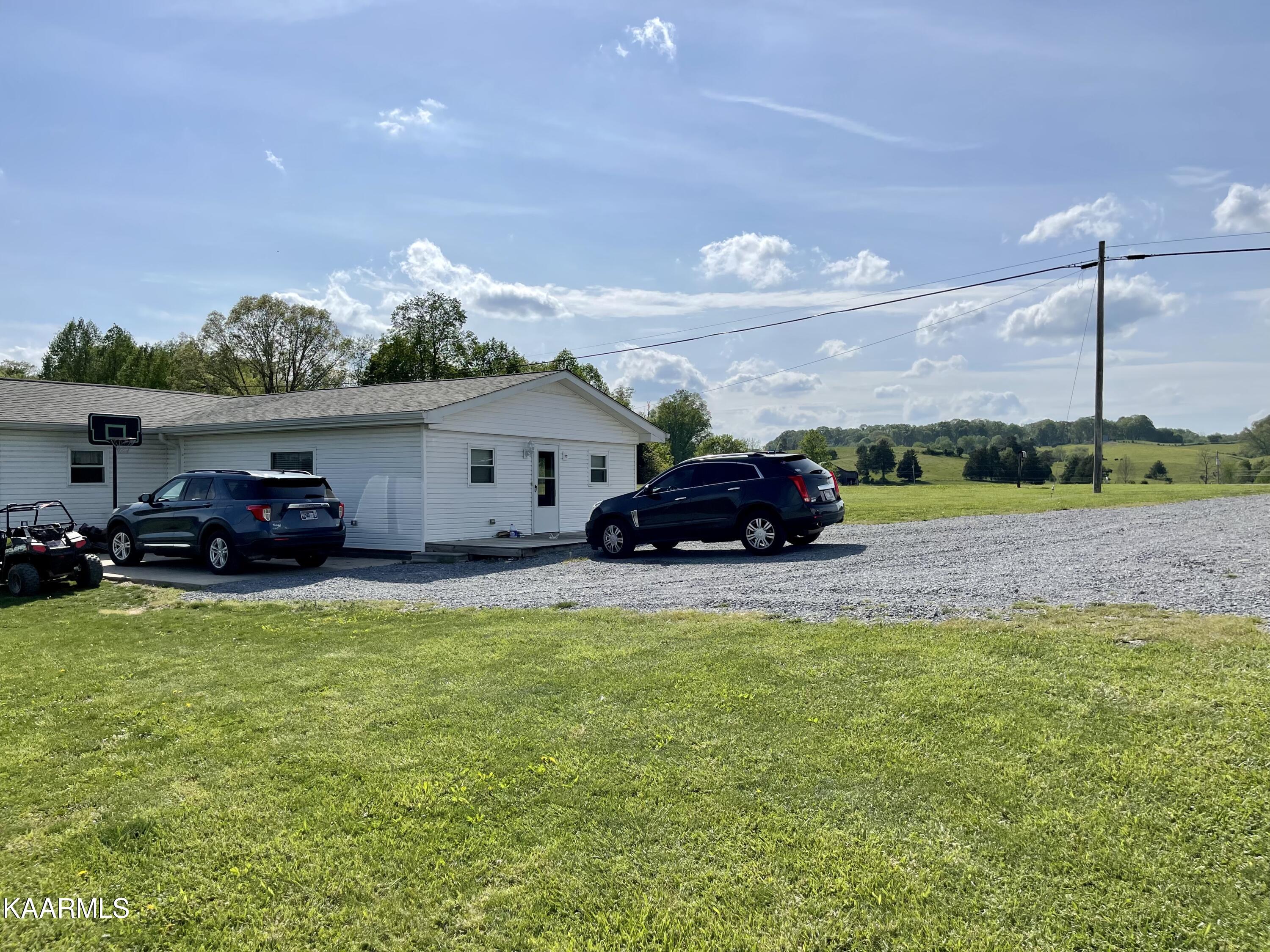 2334 Cave Springs Road Tazewell, TN 37879 - Photo 4 of 34 060E4A99-3878-47C3-9765-DFABF97063C6