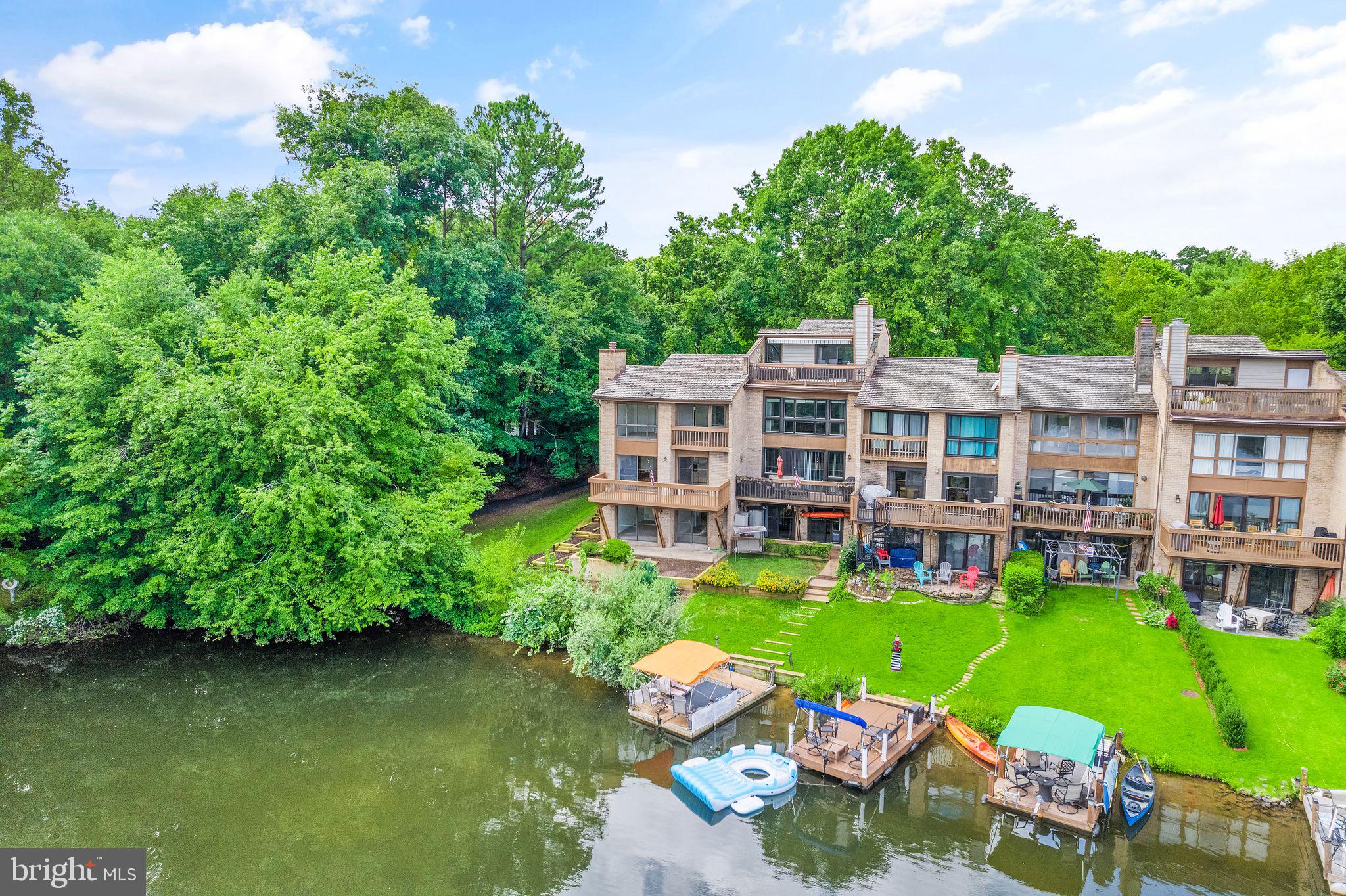 11200 Lagoon Lane Reston, VA 20191 - Photo 6 of 84