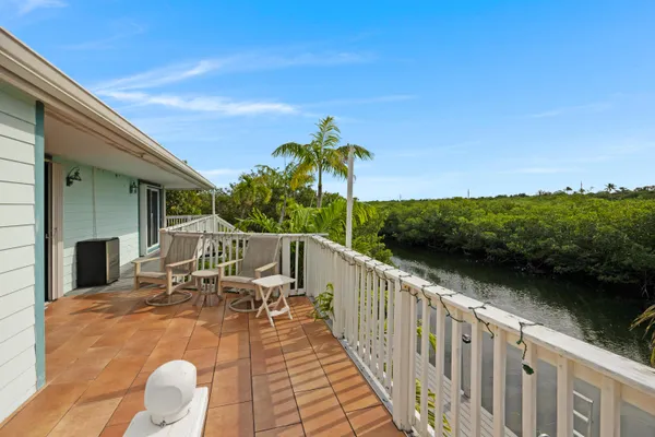 $1,094,900 | 19881 Date Palm Drive, Sugarloaf, FL 33042