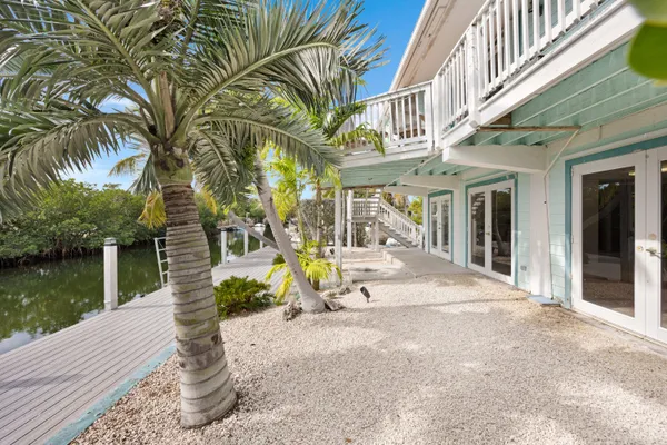 $1,094,900 | 19881 Date Palm Drive, Sugarloaf, FL 33042