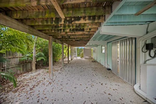 $1,094,900 | 19881 Date Palm Drive, Sugarloaf, FL 33042