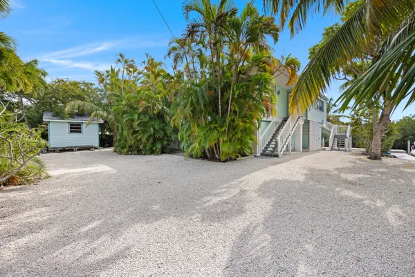 $1,094,900 | 19881 Date Palm Drive, Sugarloaf, FL 33042