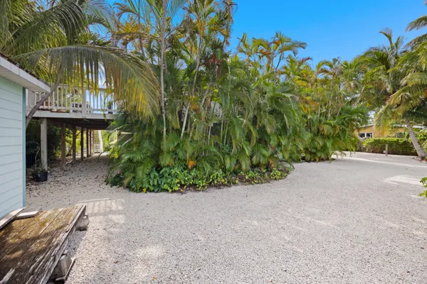 $1,094,900 | 19881 Date Palm Drive, Sugarloaf, FL 33042