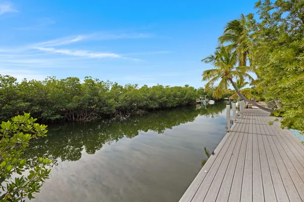 $1,094,900 | 19881 Date Palm Drive, Sugarloaf, FL 33042