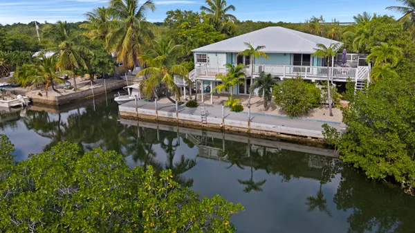 $1,094,900 | 19881 Date Palm Drive, Sugarloaf, FL 33042