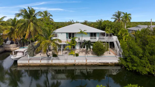 $1,094,900 | 19881 Date Palm Drive, Sugarloaf, FL 33042