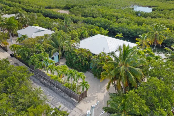 $1,094,900 | 19881 Date Palm Drive, Sugarloaf, FL 33042