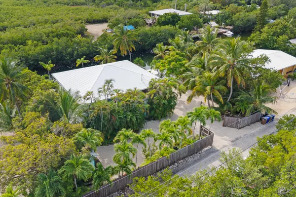 $1,094,900 | 19881 Date Palm Drive, Sugarloaf, FL 33042