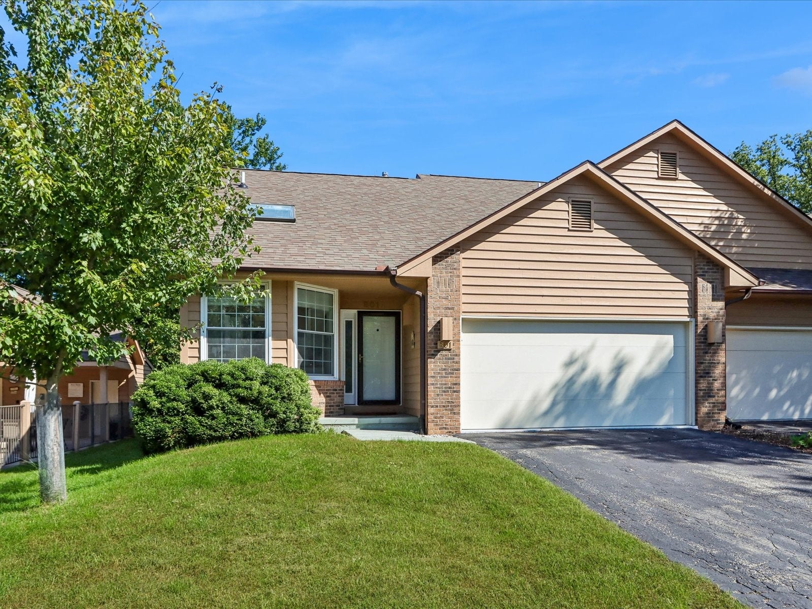 801 East Post Road Southeast Cedar Rapids, IA 52403 - Photo 1 of 29 Gallery Image 1