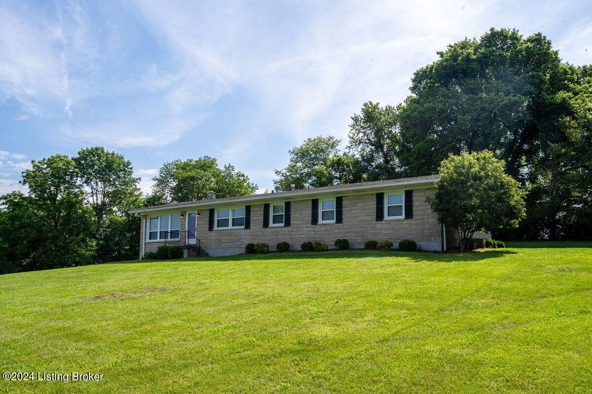 7021 Routt Road Louisville, KY 40299 - Photo 4 of 29 4