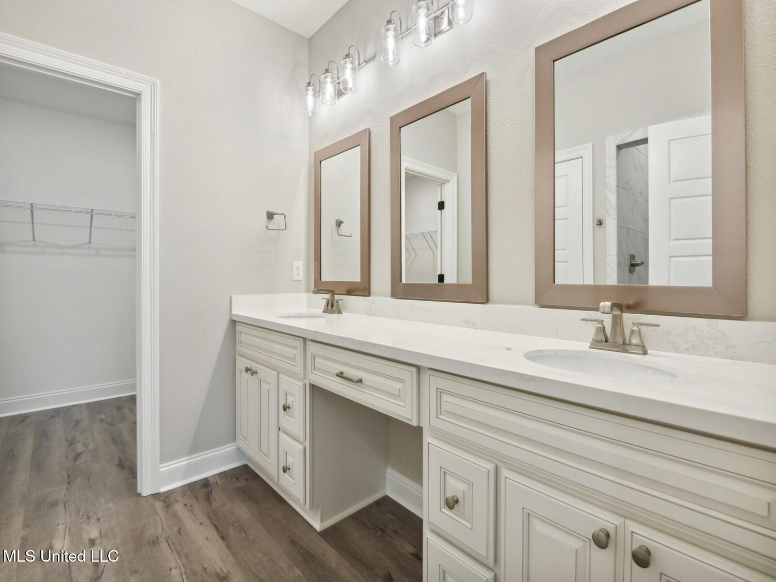 13516 Garland Road Ocean Springs, MS 39564 - Photo 14 of 22 Dune_K224_PrimaryBath
