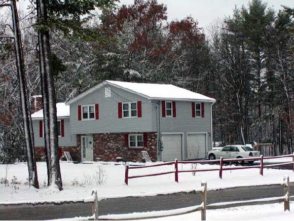 29 Gilcreast Road Londonderry, NH 03053 - Photo 1 of 5