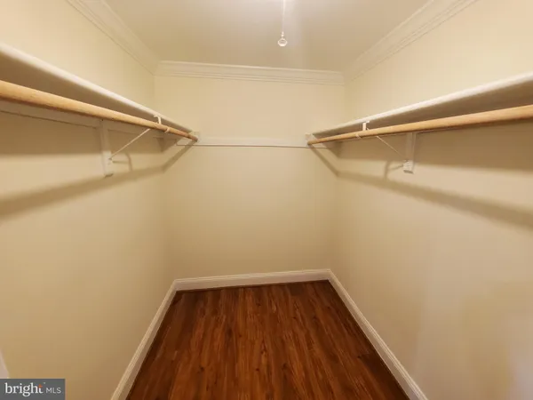$2,500 | 4600 Duke Street, Unit 613, Alexandria, VA 22304