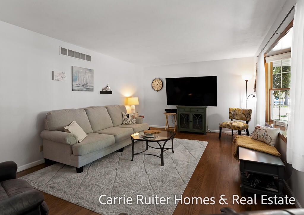 17232 West Spring Lake Road Spring Lake, MI 49456 - Photo 10 of 42 Gallery Image 10