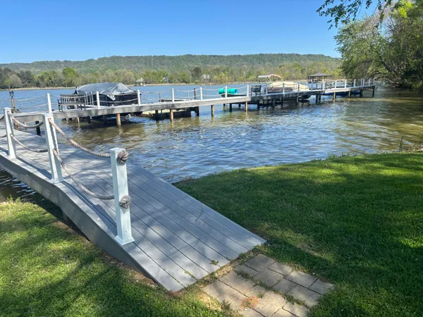 $599,000 | 8106 Savannah Bay Drive, Ooltewah, TN 37363