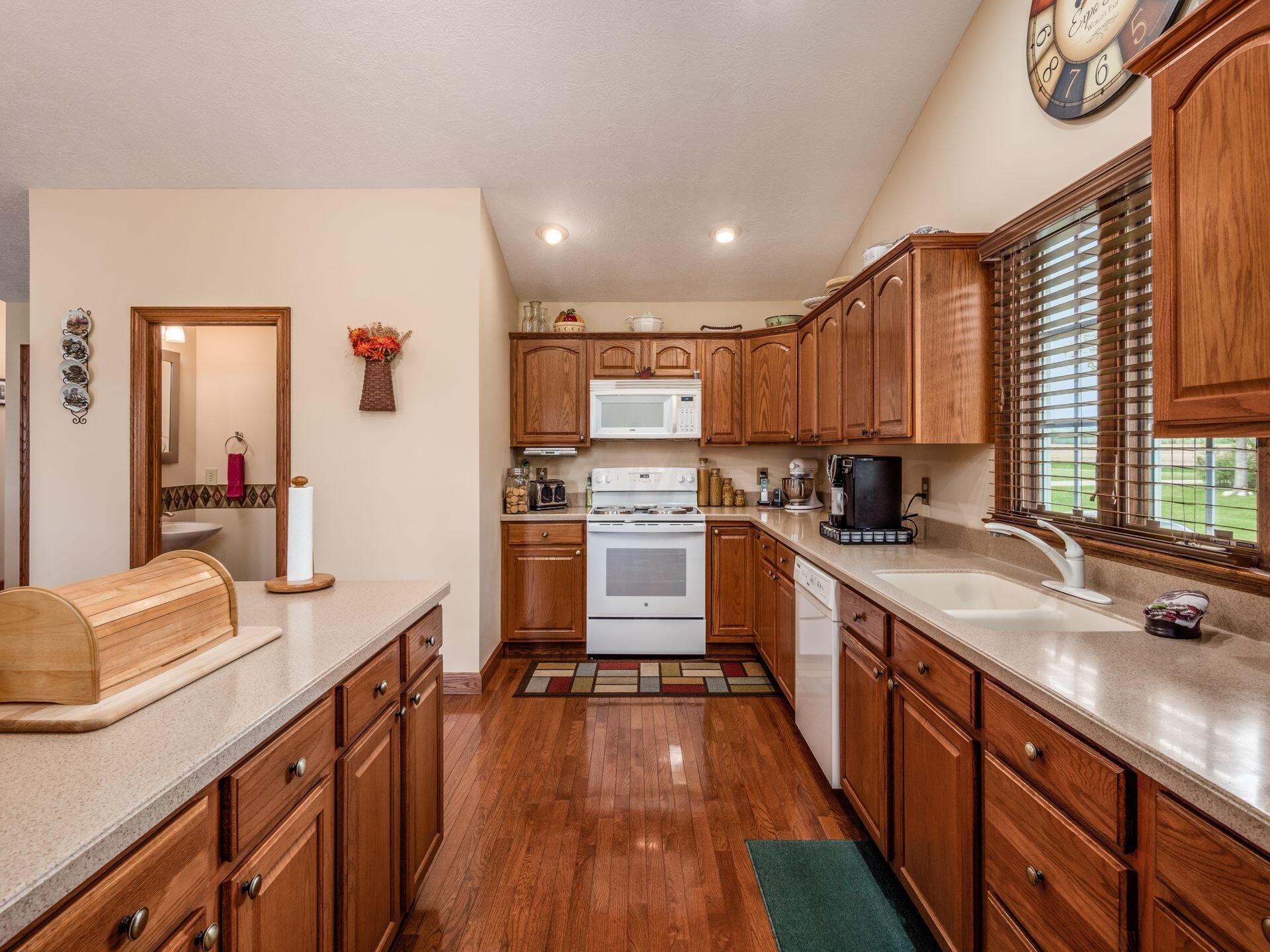 12540 Walker Road Ashville, OH 43103 - Photo 23 of 64 solid surface counters