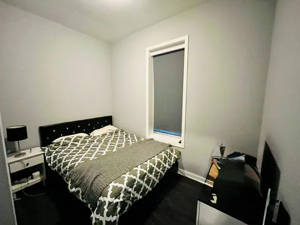 $2,350 | 1300 North Greenview Avenue, Unit 2F, Chicago, IL 60642