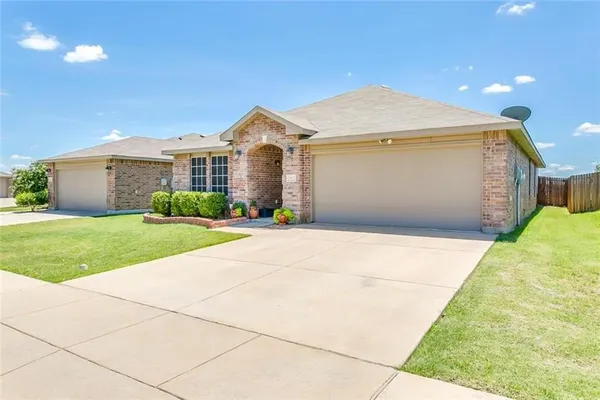 $3,999 | 8832 Elk Creek Lane, Fort Worth, TX 76123
