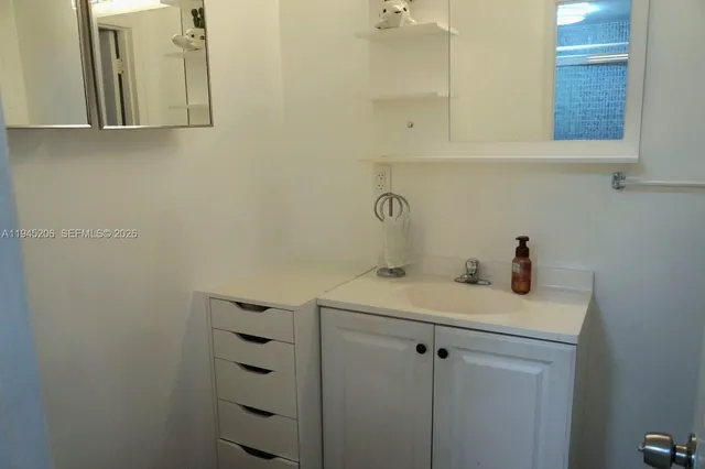 $2,100 | 1481 Northeast Miami Gardens Drive, Unit 361, Miami, FL 33179