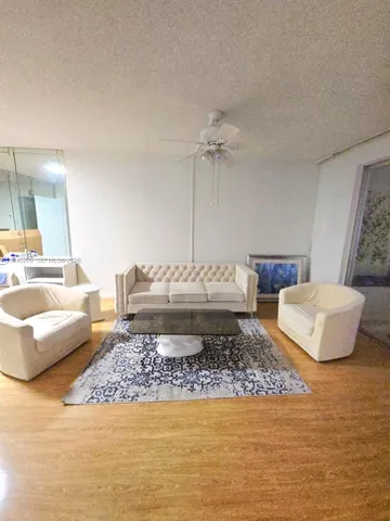 $2,100 | 1481 Northeast Miami Gardens Drive, Unit 361, Miami, FL 33179