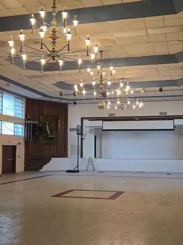 $2,100 | 1481 Northeast Miami Gardens Drive, Unit 361, Miami, FL 33179