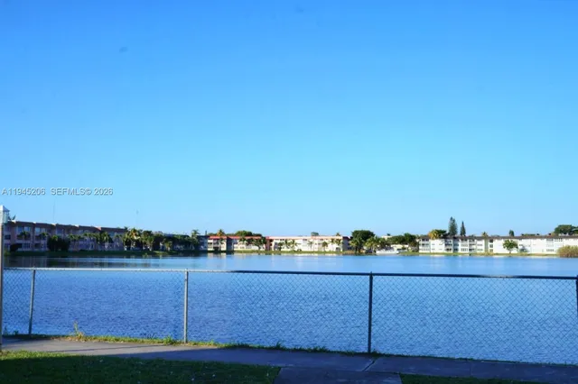 $2,100 | 1481 Northeast Miami Gardens Drive, Unit 361, Miami, FL 33179