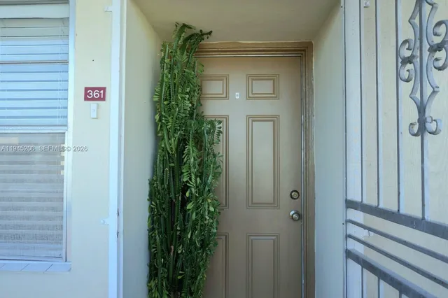 $2,100 | 1481 Northeast Miami Gardens Drive, Unit 361, Miami, FL 33179