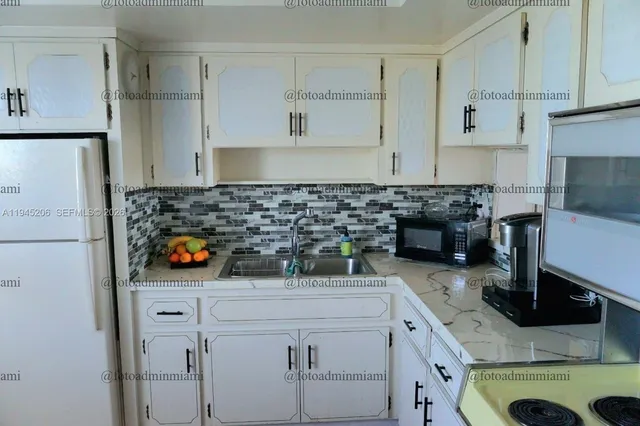 $2,100 | 1481 Northeast Miami Gardens Drive, Unit 361, Miami, FL 33179